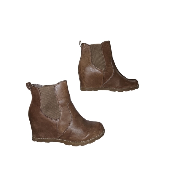 Universal Thread Women's Taupe Amalia Hidden Wedge Ankle Boots Size 10 - Picture 2 of 7